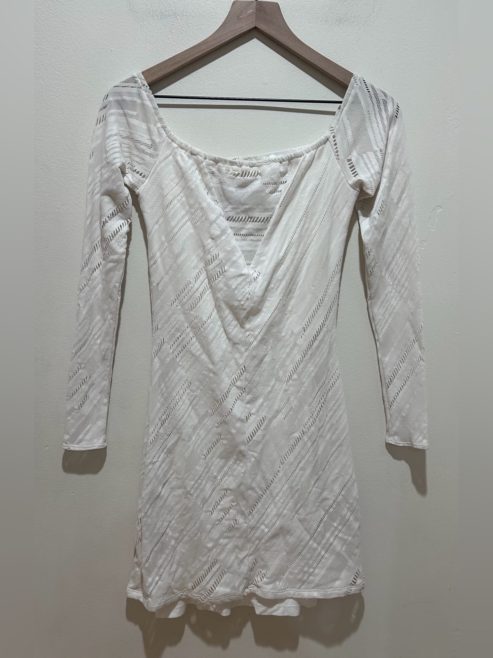 Jen’s Pirate Booty White Lace Long Sleeved Stretchy Dress - Women’s Size Small